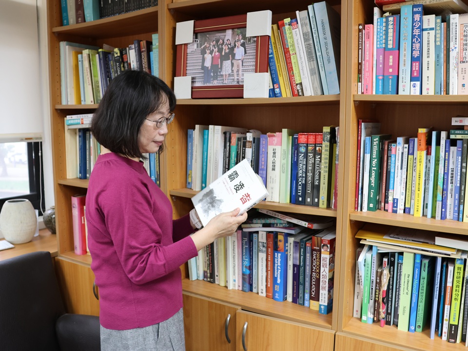 劉奕蘭教授研究顯示網路霸凌不是匿名才會出現