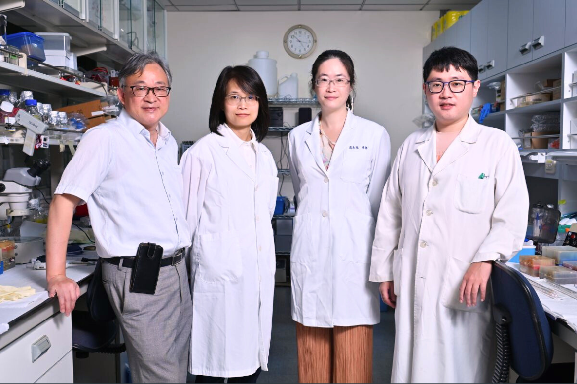 Photograph of NYCU and TVGH Research Teams