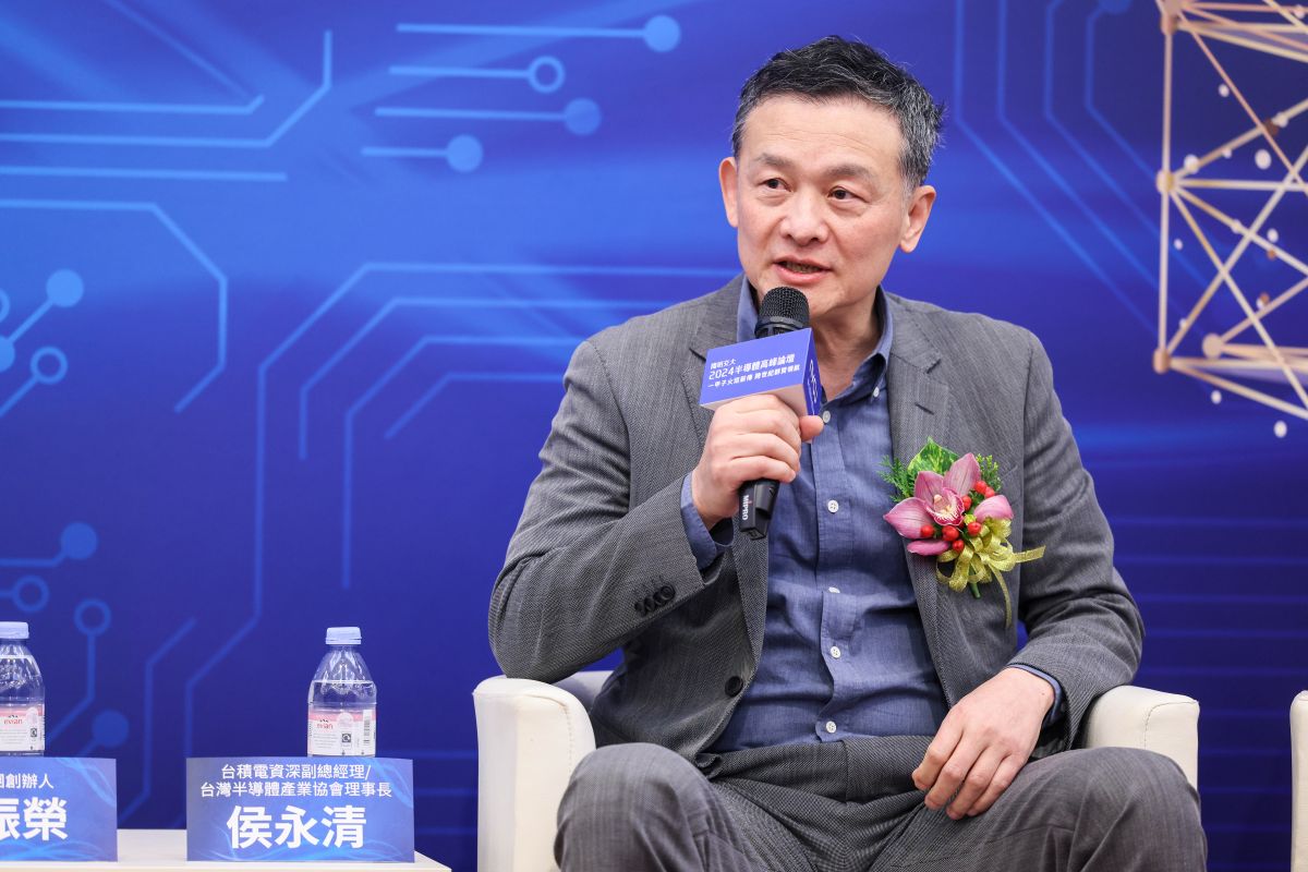 Cliff Hou, Senior Vice President and Co-Chief Operating Officer of TSMC, graduated from the Department of Control Engineering (currently affiliated with the Department of Electronics and Electrical Engineering).
