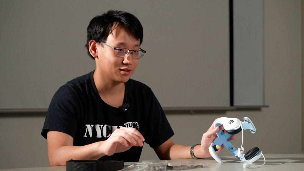 Dr. Ko’s team developed graphene/GO dry electrodes, eliminating conductive gel and improving BCI device convenience, particularly for stroke rehabilitation with minimal training. (Photo from ZDunemployed studio)