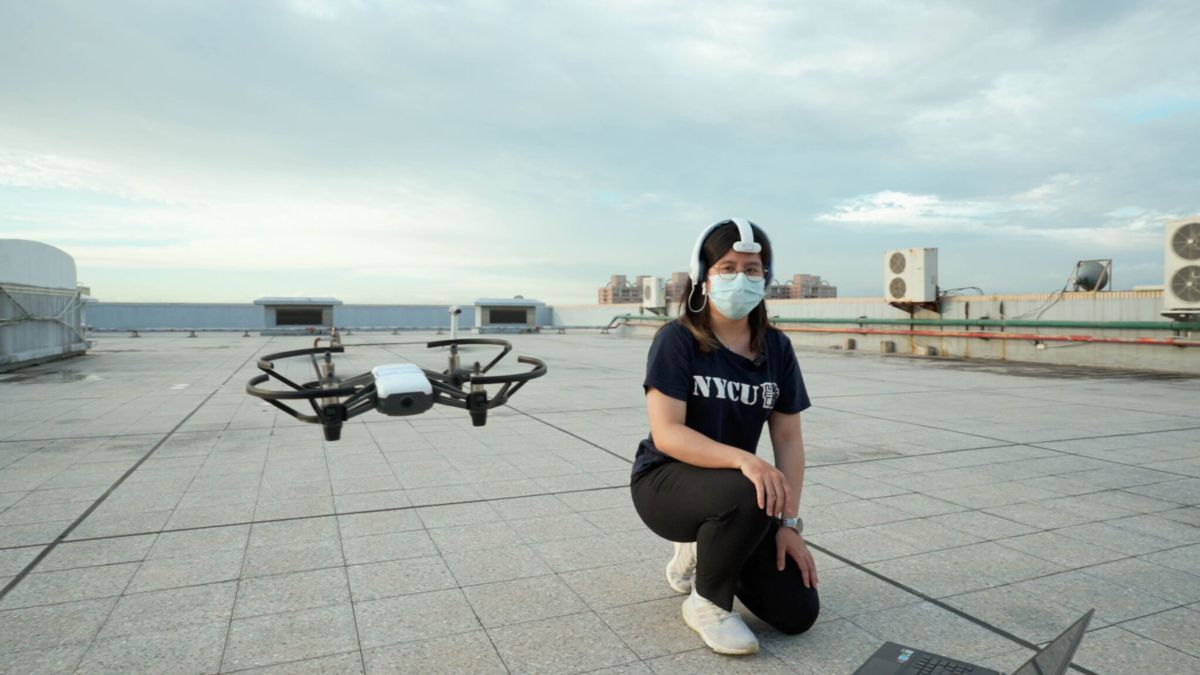 The team aims to develop efficient BCI devices, secure medical certification, and strengthen AI chips to help Taiwan lead in BCI and smart healthcare innovation. (Photo from ZDunemployed studio)