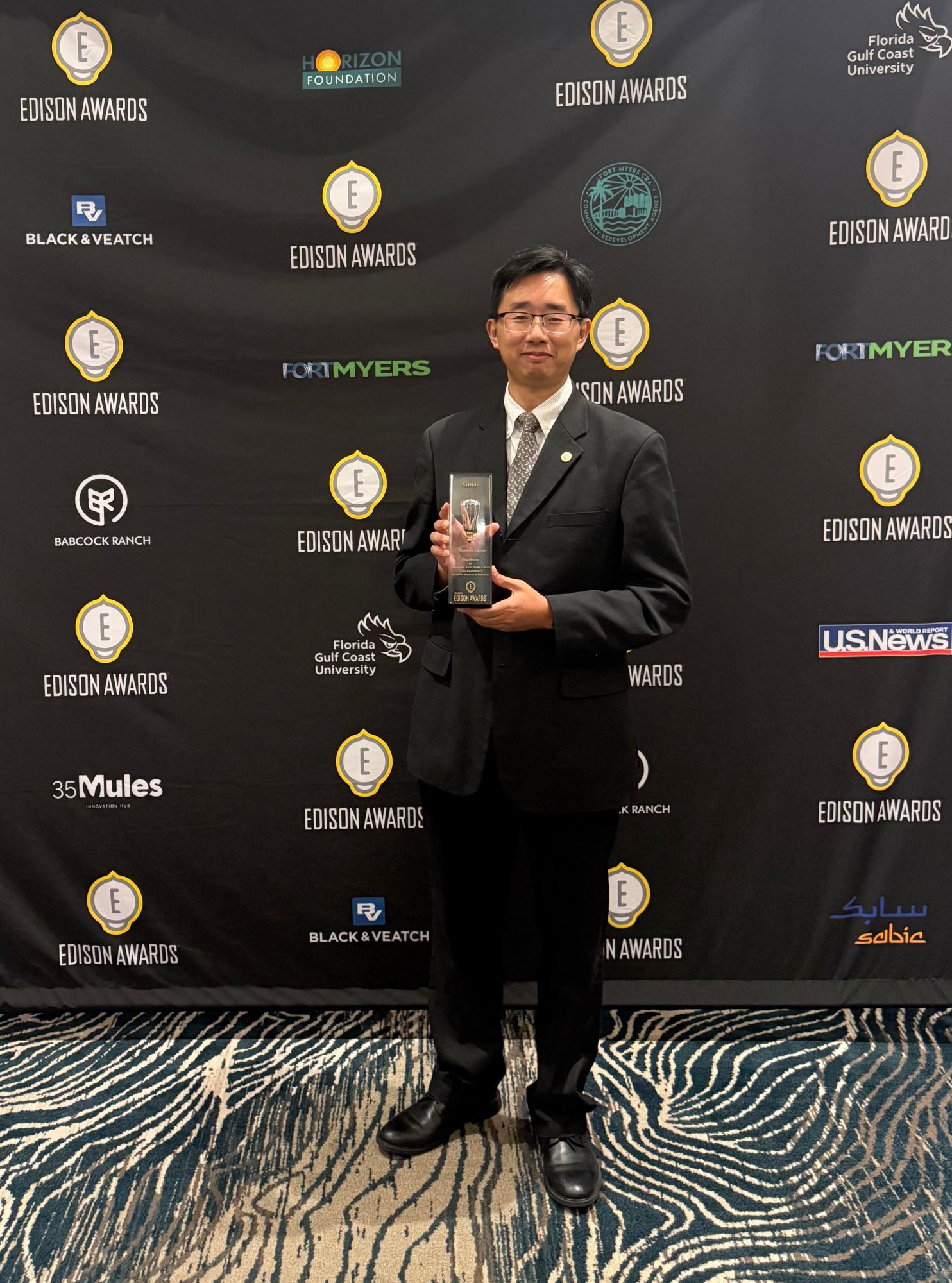 Professor Chih-Chieh Yang, Chair of the NYCU School of Medicine, led the development of an AI-powered brain imaging technology now implemented at TVGH—an innovation that earned international acclaim with the 2025 Edison Awards for its transformative impact on psychiatric diagnosis and global mental health care.