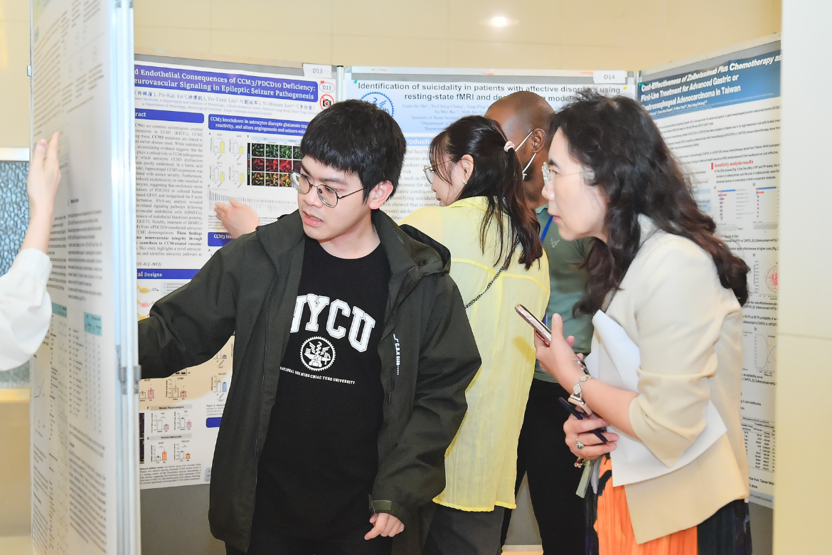 One of the highlights of the symposium was the student poster exhibition, featuring 58 entries across diverse topics such as neuroscience, cancer research, and regenerative medicine.