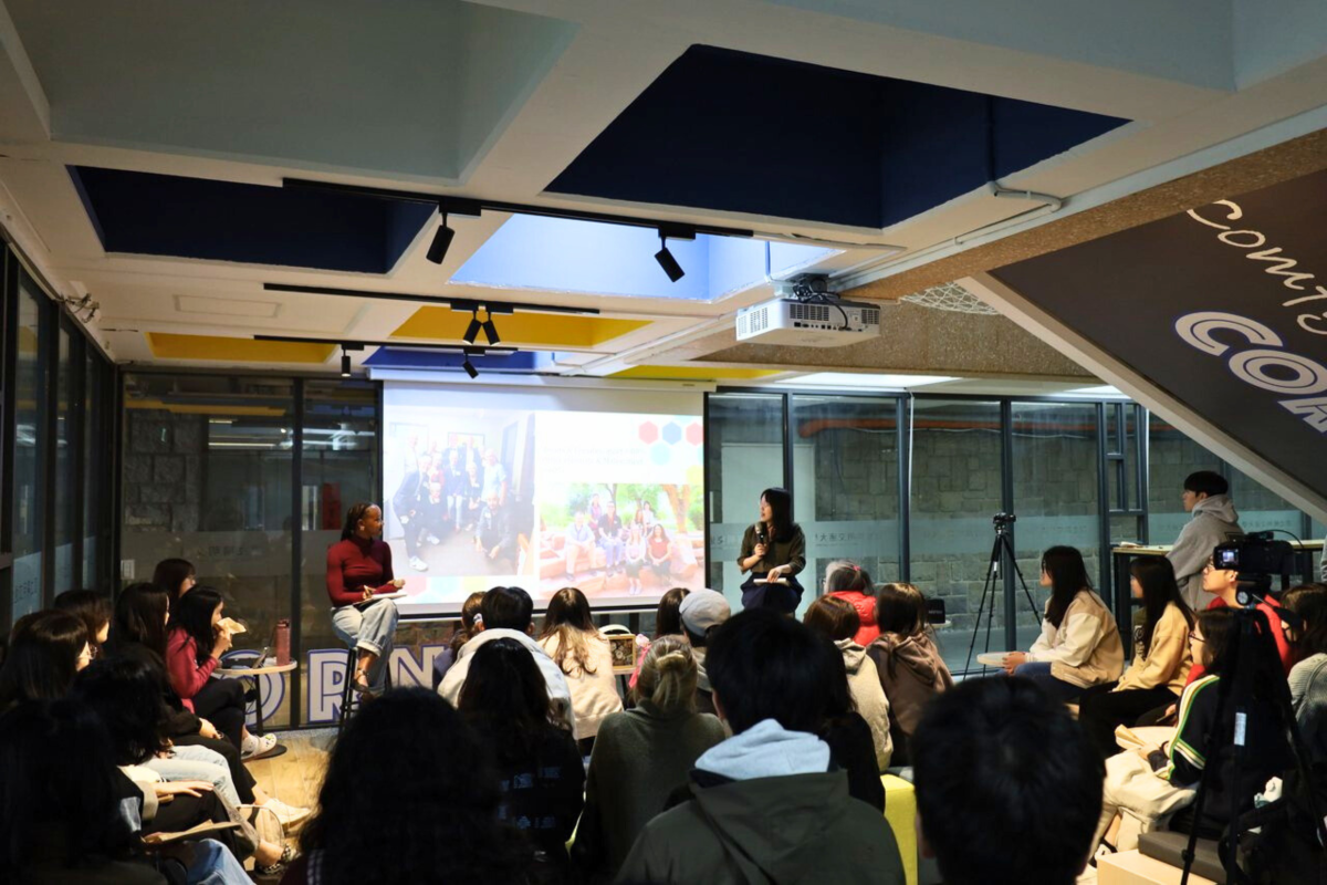 Bilingual learning fosters students’ soft skills in cross-cultural communication.