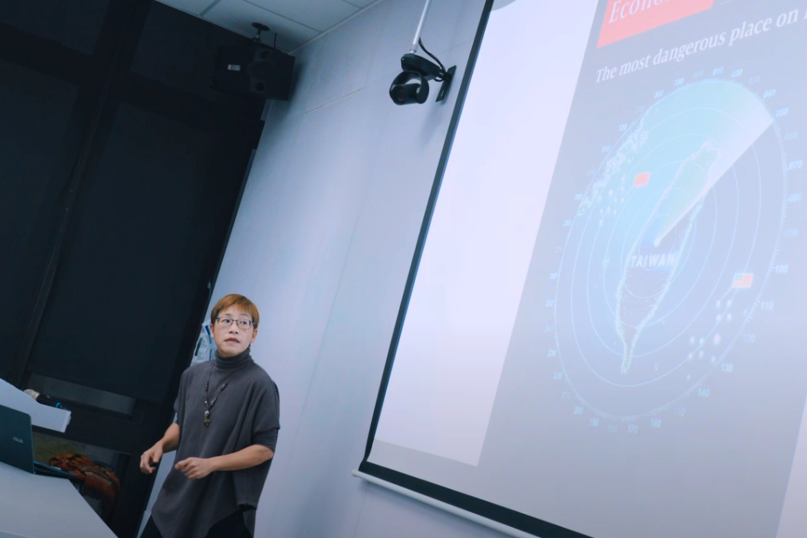 “Why do we assume that professionals from the humanities can’t contribute meaningfully in high-tech fields?” asked Dr. Tsai-Hsuan Ku from the Institute of Science, Technology, and Society, voicing the very question many students had been quietly grappling with on the first day of class.