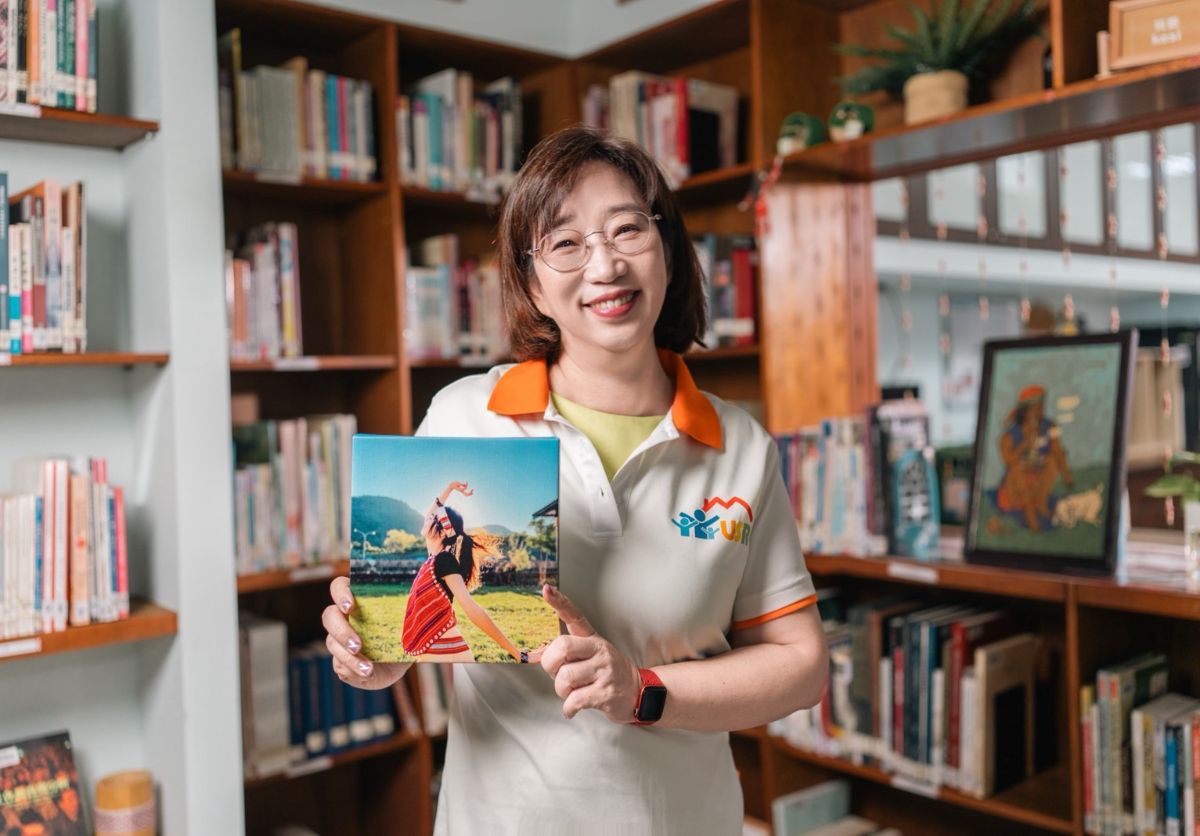 At Nan’ao’s Culture and Health Station, NYCU team led by Professor Yiing-Mei Liou observes the elders’ morning routine—an embodiment of the iHEART model that merges Atayal culture with community-centered healthcare.