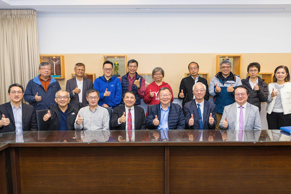 On January 5, NYCU President Chi-Hung Lin (front row, third from right) led a delegation to NTOU, where they were received by President Tai-Wen Hsu (front row, fourth from right) and key members of the university’s research leadership team. (Photo credit: NTOU)