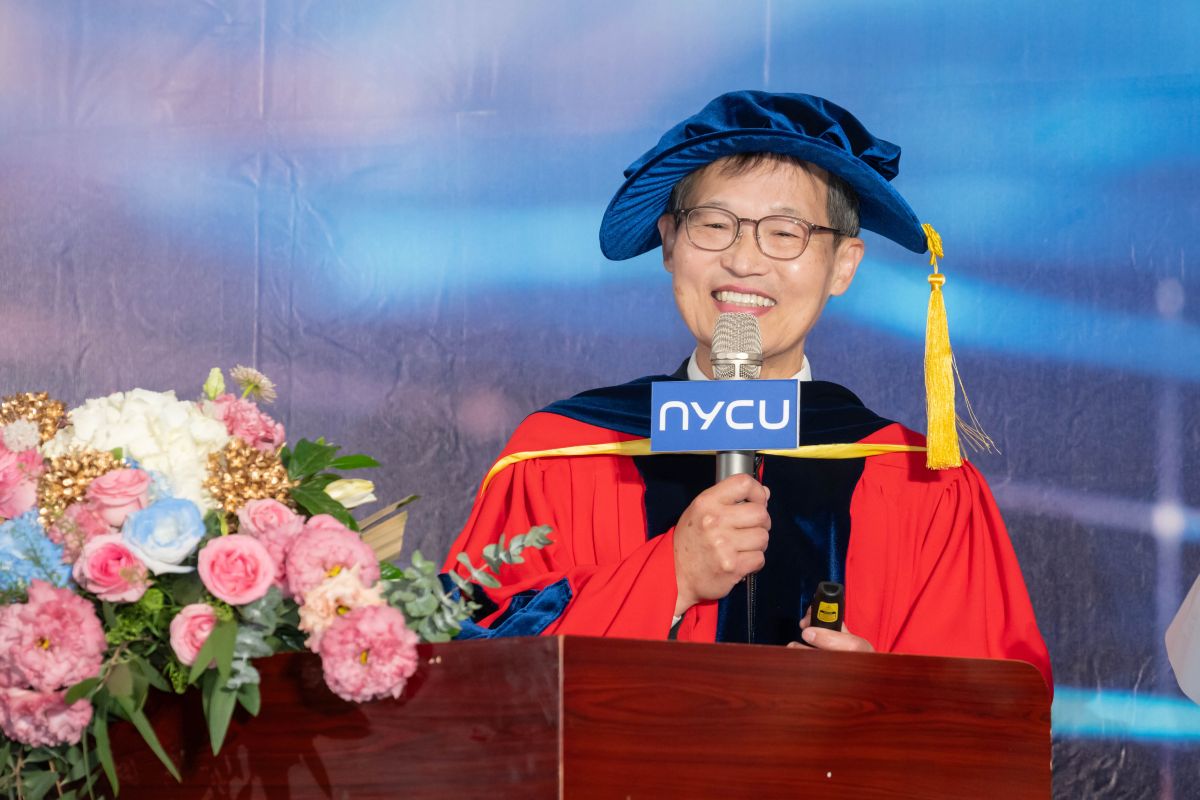Dr. Jia-Ming Liu received an honorary Doctor of Science degree from National Yang Ming Chiao Tung University on April 9. 