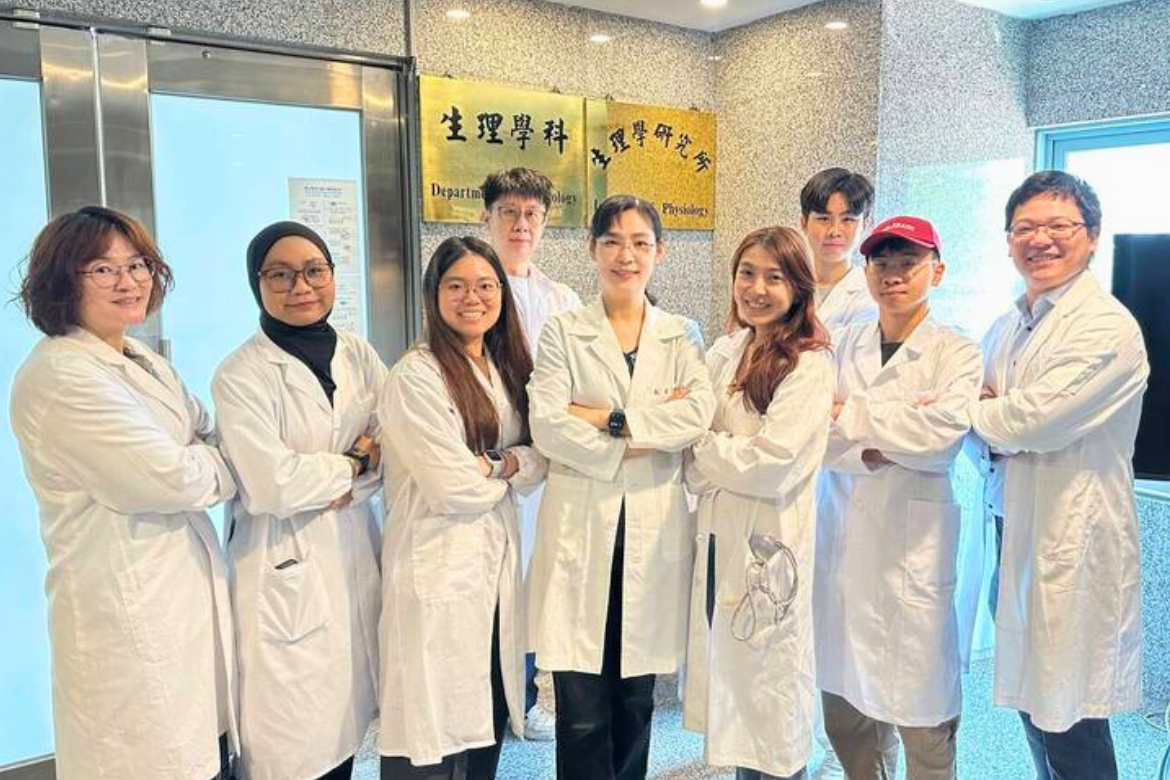Assistant Professor Li-Ling Wu (front row, center) and her research team.