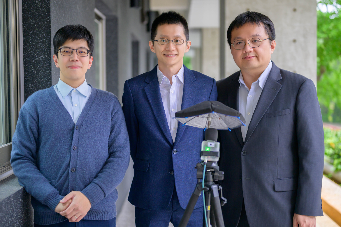 From left: Min-Hsuan Lee, assistant professor in the PhD Program in Biomedical Intelligent Systems at NTHU; Wen-Chi Pan, director of the Institute of Environmental and Occupational Health Sciences at NYCU; and Ling-Jyh Chen, research fellow at the Institute of Information Science, Academia Sinica.
