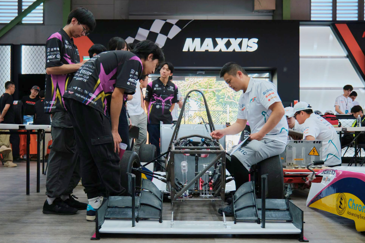 Before every run, team members inspect and fine-tune VR8 to ensure reliability and consistent performance on the track.