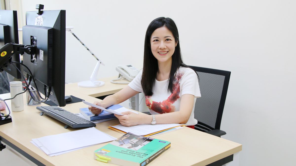 Li-Lin Liang, an associate professor at NYCU’s Institute of Public Health, led the cross-university research team behind the seven-year study.