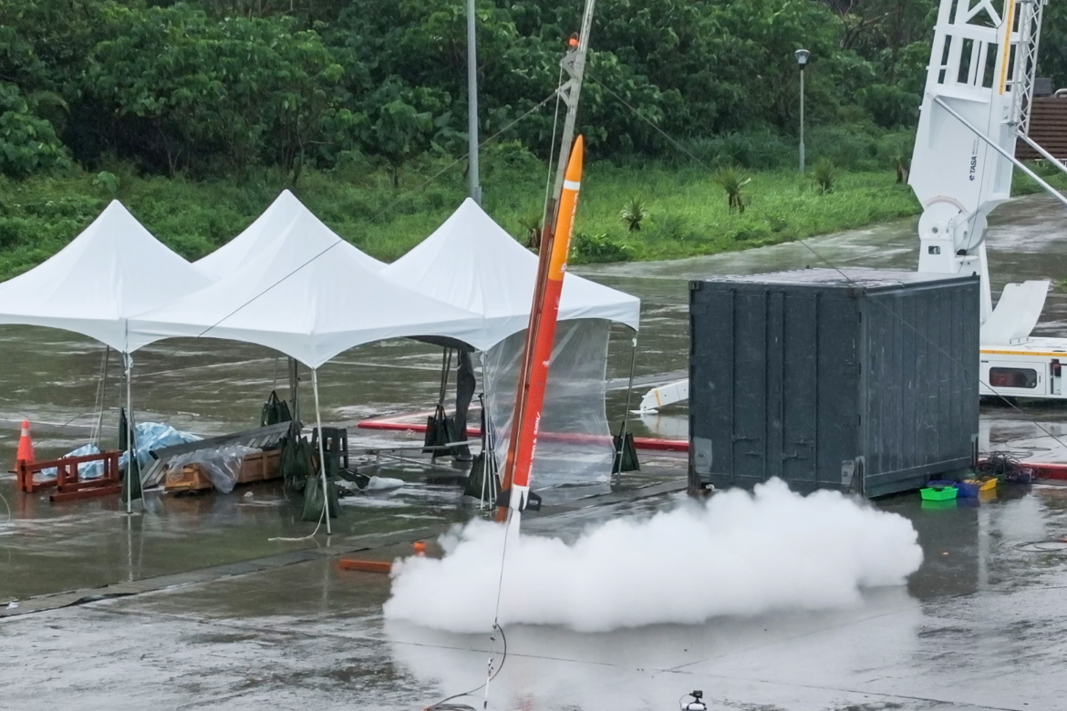 The 4.1-meter-long FARCX-1 reached an altitude of 532 meters, becoming Taiwan’s first student-developed liquid-propellant sounding rocket to successfully complete a flight test. (Photo credit: TASA)