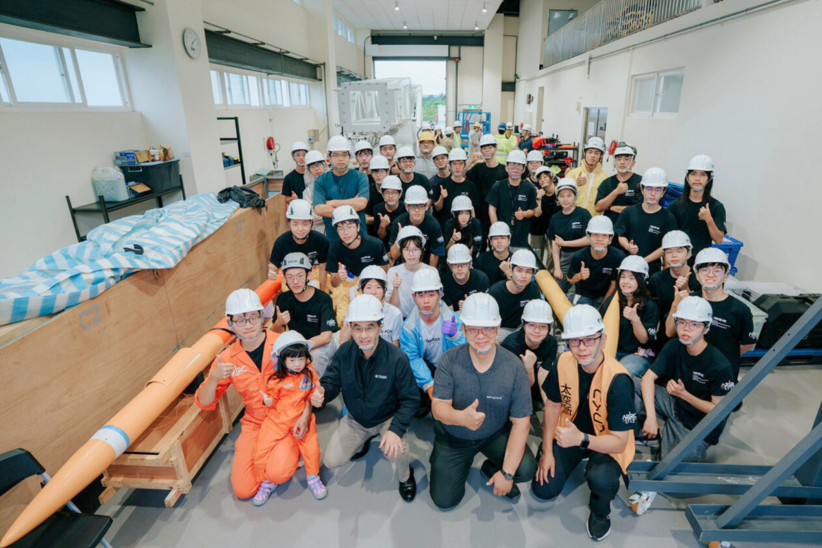 Members of the SST3 and FARCX-1 teams pose for a group photo. (Photo credit: TASA)