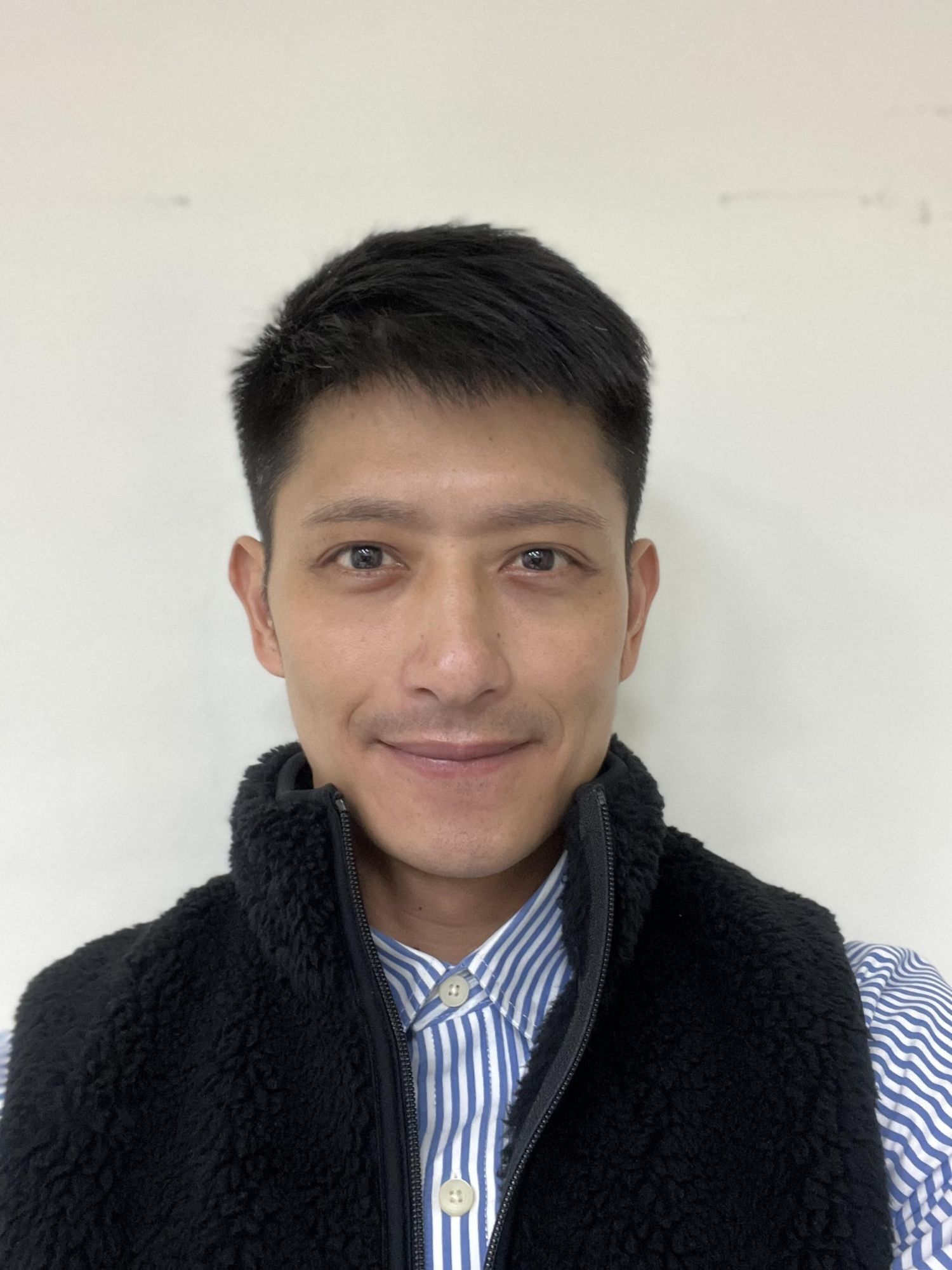 陳厚諭 副教授 圖片  Hou-Yu Chen Associate Professor Picture